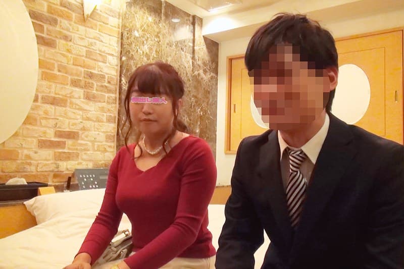 10数年ぶりに再会した同級生男女はラブホテルで1発10万円の連続射精セックスしてしまうのか!? 3 ●校時代から気になっていたクラスのマドンナの巨乳とデカ尻にフル勃起した既婚者チ○ポと人妻マ○コが互いの家庭を忘れた生セックスは1発限りじゃ収まらない!! りんか