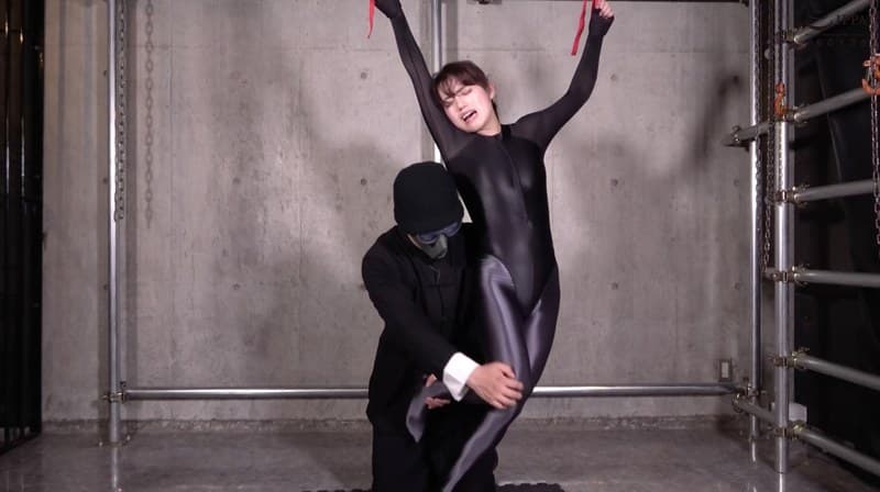 捕われの女スパイ!吊り拘束くすぐり尋問 志摩ことり