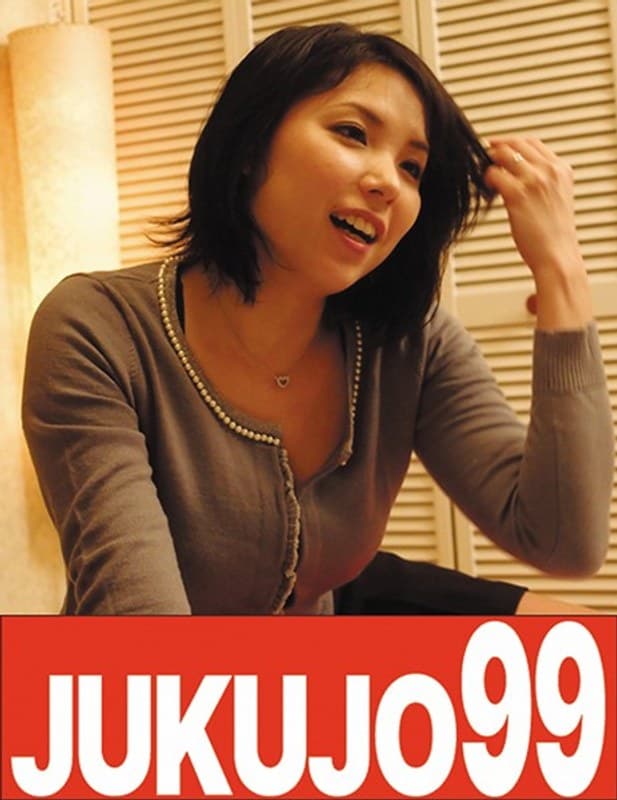 初めてのAV出演! 33歳美人でかわいい奥様 人生初の3P編