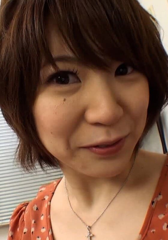 街ゆく奥様に高額謝礼を餌に声を掛け若いフル勃起チ○ポを見せつける、エッチが久々の奥様は我慢の限界を突破!?ちょっと強引な生挿入にも喘ぎ声が止まらない!! (M560G-09)
