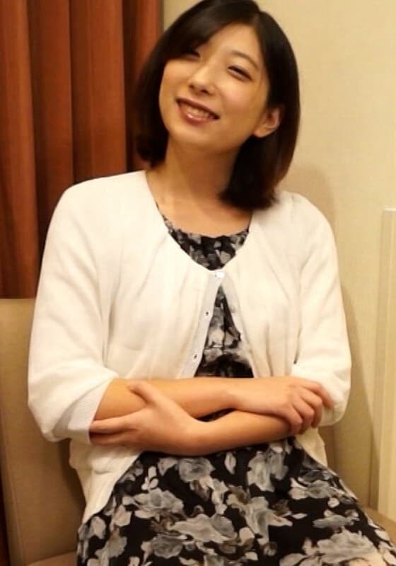 旦那の夜の営みが淡泊過ぎてと不満を赤裸々に告白した若妻さんは乗り良くイケナイ仕事に股を開いてイク!?