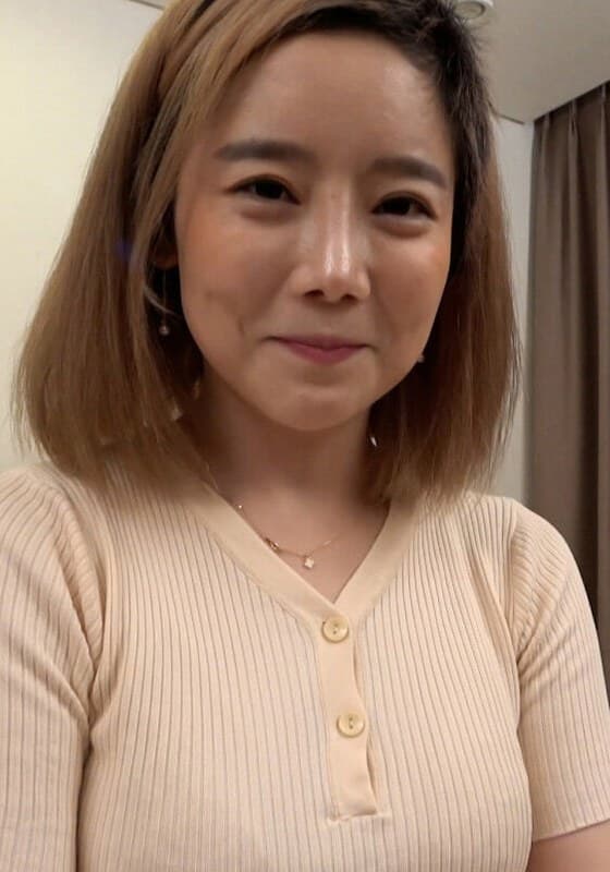韓国の可愛い女のコをナンパしてホテルに連れ込み即ハメ!陶酔SEX!