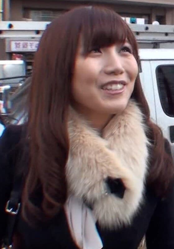 清楚で真面目そうな保険の営業員も頭の中はエロでいっぱい!Tバック履いて枕営業で契約完了!?