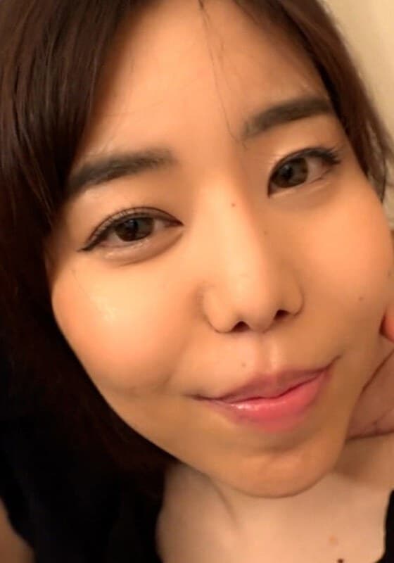 軽そうな若妻さんをナンパして好き放題やりまくる!!酔ってその気になった奥様は積極的!カメラの前で興奮しながら股を広げる!