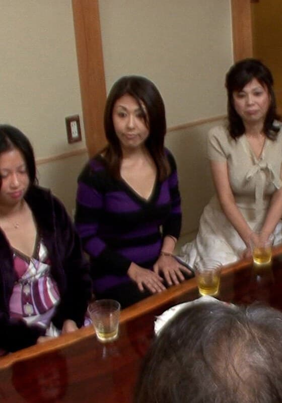 老後のパートナー探しに集まった10人の中高年男女!AVメーカー主催のお見合いパーティーだからカップル成立したらまずはSEX!2組の本気のSEXでベストパートナー選び!