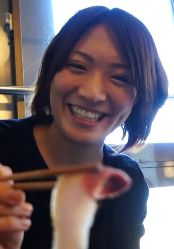 グルメリポートで謝礼もあるとついてきた専業主婦の欲求不満な奥さん!?嫌々言いながらも下着はぐっしょり!!地方の訳アリ奥さんはいつでもチ○ポを。