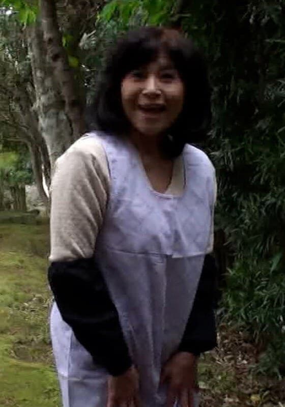 中伊豆の大きな古民家に住む56才熟女さんに突撃!年甲斐もなく若い他人棒に恍惚となる色情狂いの本気SEX