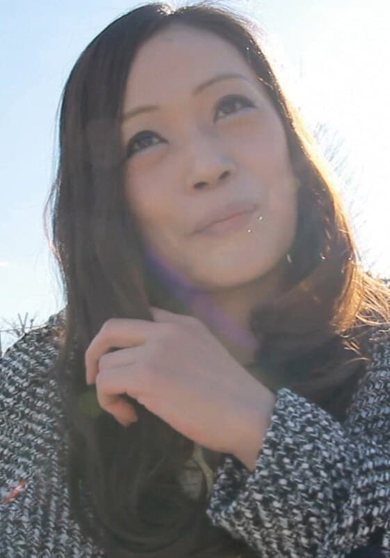 旦那とは家庭内別居で数年間セックスレスだったと!?どこにでもいそうな幸薄そうな熟女さんが人生変えてみようとAV出演!