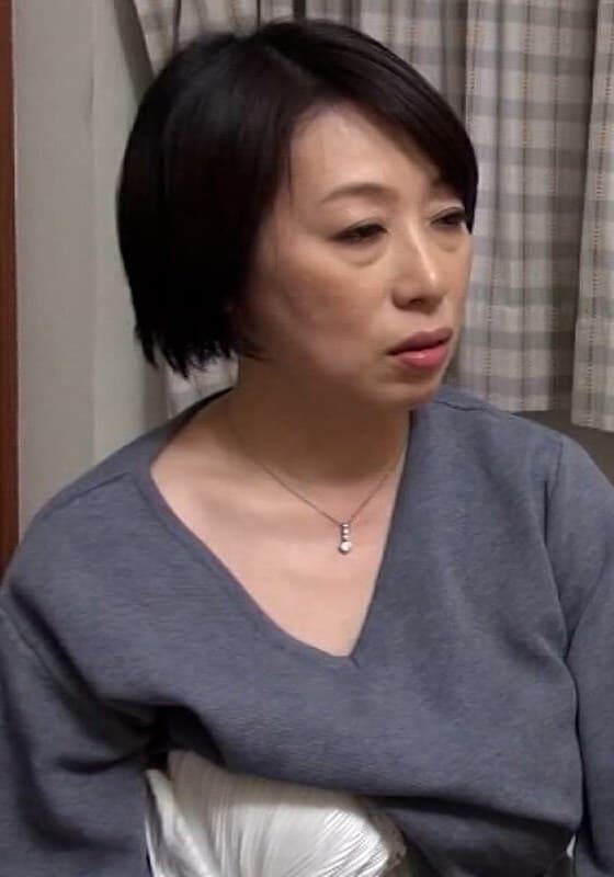 性欲にスイッチの入った母は息子にSEXをせがむ!?久しぶりのSEXの相手は息子でもお構いなし!欲求不満の五十路母!