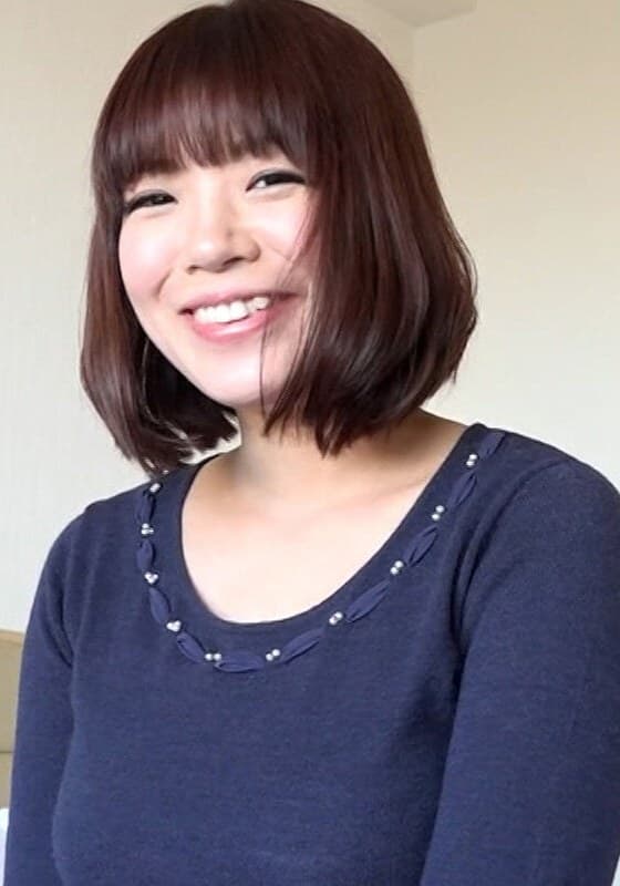 怪しい下着モデルの撮影で報酬もあるのでどうでしょうか?口車に乗せられ下着姿に…なし崩し的にカラダを触られ敏感になるカラダ!快楽に堕ちて行く…若妻の痴態!