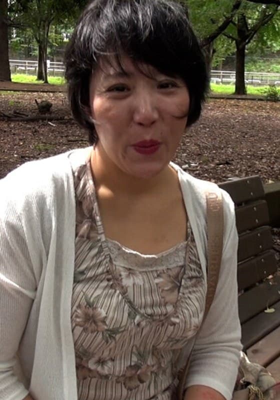 最近ご無沙汰の火照りを感じたくてAV出演の未婚の熟女さん!M気質全開で手を縛られローターで激イキ変態SEX!