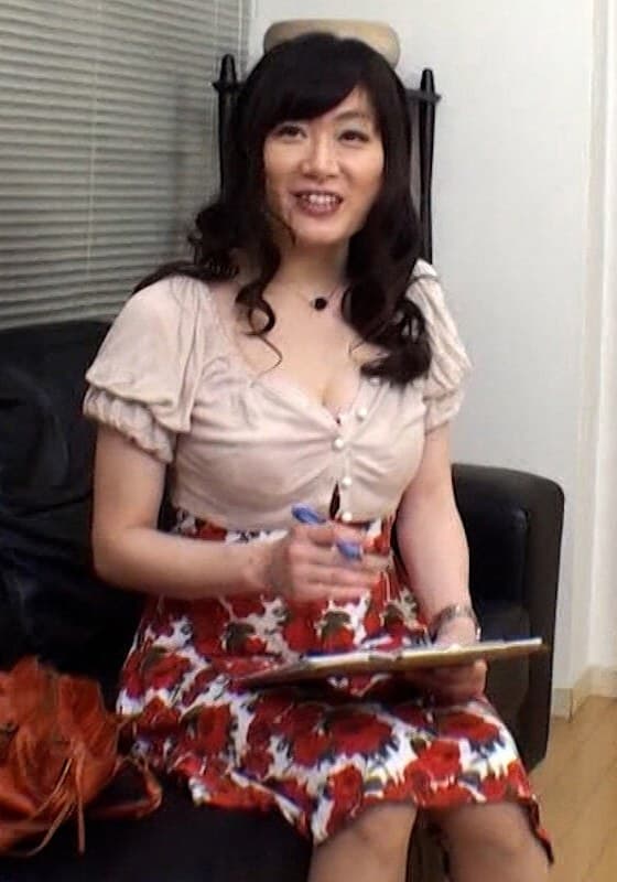 街行く奥様に声を掛け謝礼金と騙して連れ込みエッチな悪戯でなし崩し的にハメ撮りSEX!