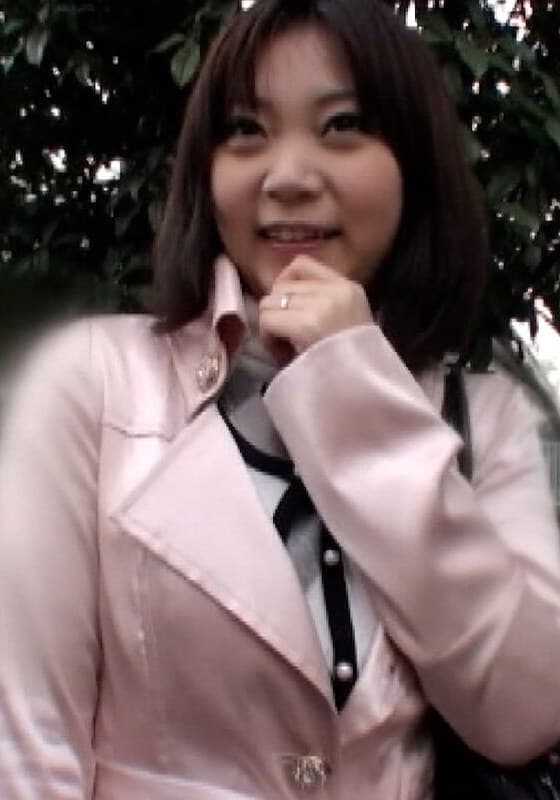 街行く人妻さんに声を掛け謝礼として好きな家電をプレゼントと騙して連れ込みエッチな悪戯でなし崩し的にハメ撮りSEX!