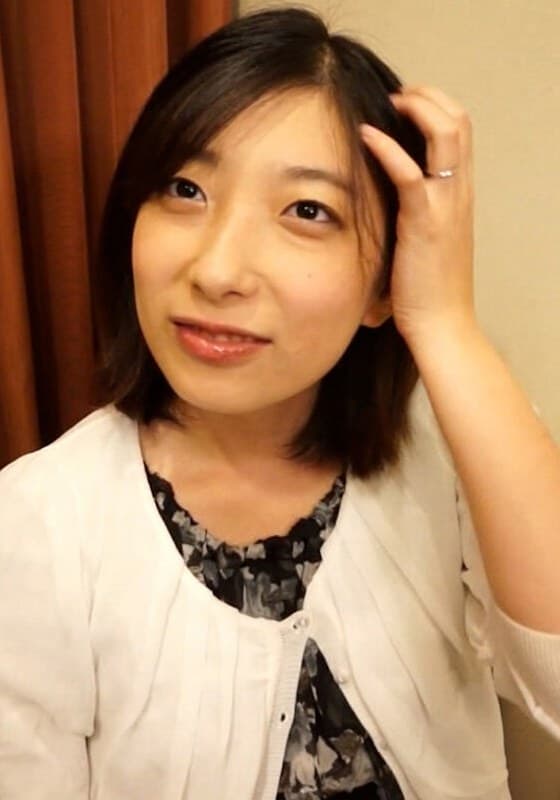 アンケート調査に協力してくれた奥様にさらに謝礼上乗せで特殊バイトを提案!下着モデルからなし崩し的にハメ撮りSEX!