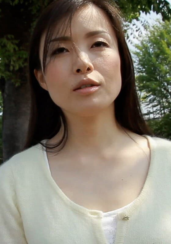愛より快楽を求めるむっつりヤリマンの清楚系美熟女さんがAV出演!クンニ大好きビッチ熟女に絶頂中出しSEX