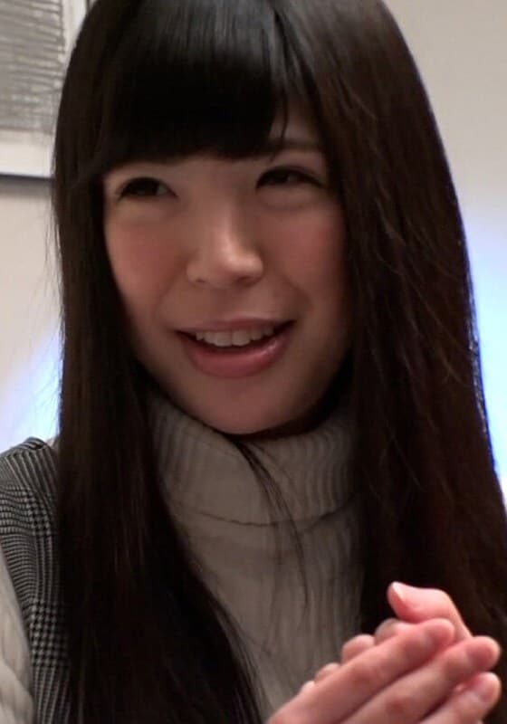 街行く綺麗な若奥様をホテルに誘いアンケート調査!不倫や旦那との性生活を赤裸々告白!欲求不満のカラダはダメといいつつ舌を絡めて感じはじめ…