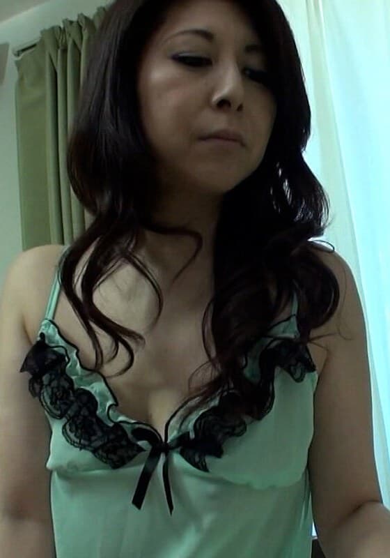欲求不満の義母は僕の朝勃ちチ○ポをみて嬉しそうにしゃぶり挿入をせがむ淫乱ビッチでした!