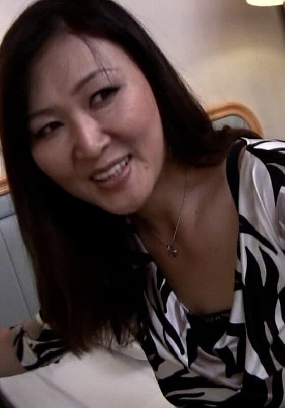 褒められその気になった美熟女さんをホテルに誘い込み発情淫乱SEX!もう我慢できません!
