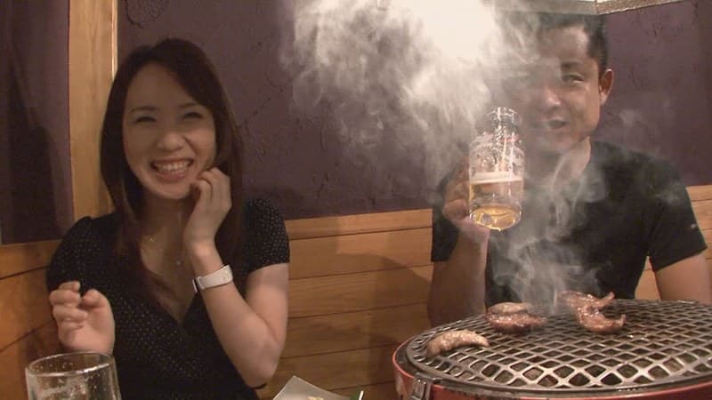 ハニカム笑顔が眩しすぎるプレミアム美女とご対面!色白BODYの肉体に、ほんのりピンクの乳首が可愛らしいえろきゅん美女との甘いひと時!+ホルモン屋オフショット付