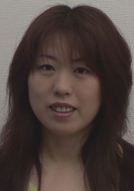 笑顔が可愛い童顔奥様!旦那が構ってくれない寂しさに耐え切れずAV出演!そんなイケナイ奥様にはガンガンSEXであつ~い精液をプレゼント!