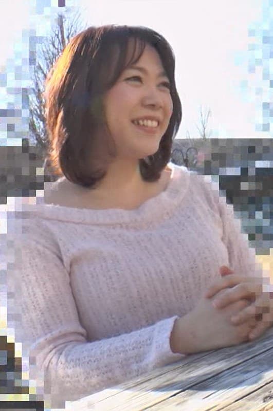 喘ぎ声が可愛い熟女!どこ突かれても気持ちいい!!