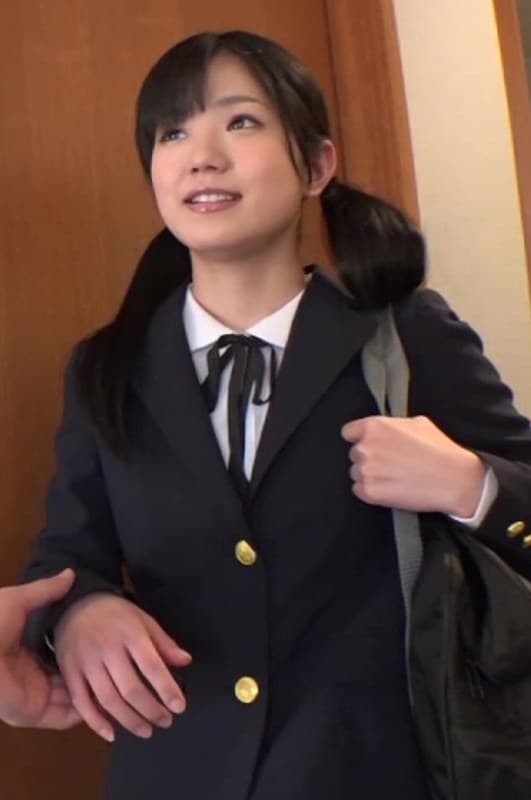 アイドルフェイスの制服女子がおもちゃでも感じまくり!!