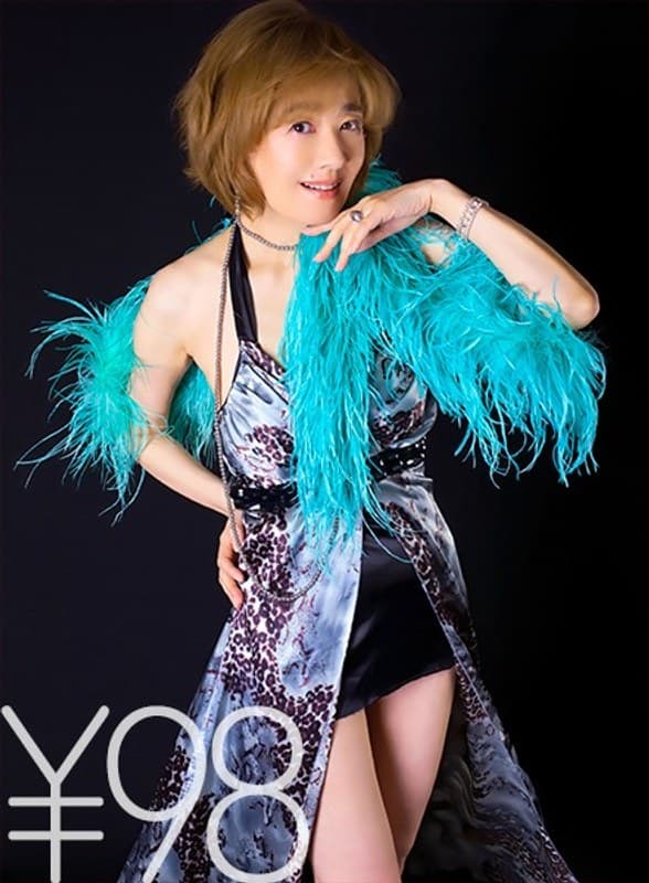 【お得】真梨邑ケイさんが、今度は仮想現実空間でセックス。これは夢?現実?そんな世界で黒人と絡み合う。デカチンを優しく手コキ。下着を脱がされそのデカチンが一気に侵入。正常位で突かれ騎乗位で腰を振り絶頂へ。更にバックで突かれ、お尻にぶっかけられる 真梨邑ケイ