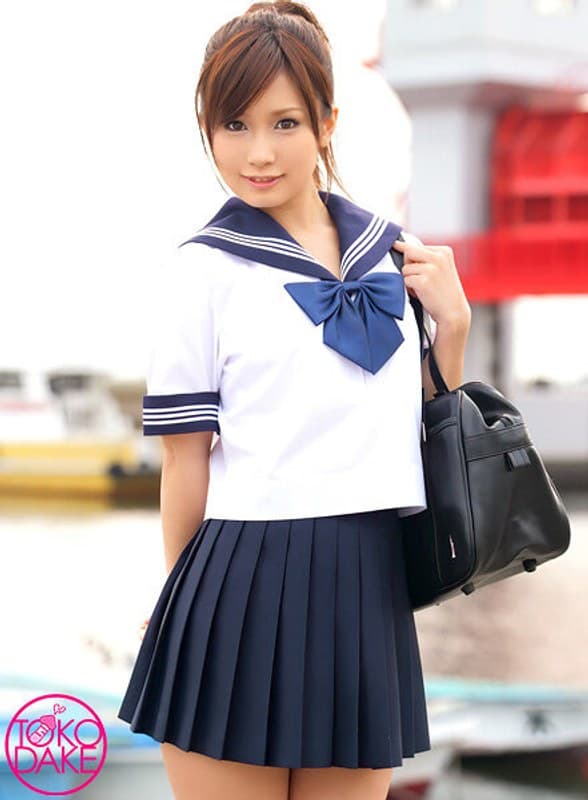 【お得】美少女野球部マネージャーの乱交祝勝会。騎乗位合体しながら、ダブル手コキ&フェラで連続発射させてお掃除フェラ。正常位ピストンされながら、列を成すチ○ポをどんどん手コキヌキ。精子まみれの体で何度もイカされ選手と監督に連続で顔射される 小島みなみ
